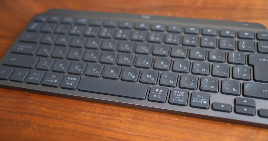 MX KEYS MINI KX700GRd　デザイン